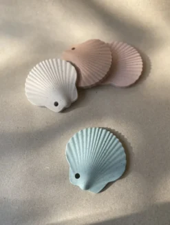 Hochet de dentition coquillage bleu