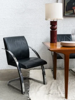 Jakob, le fauteuil en cuir n°76