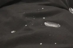 Jane fauteuil œuf sur pied en résine noir effet rotin