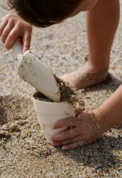 Jouet de sable et plage: château