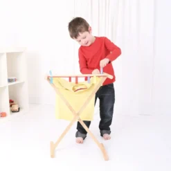 Jouet d'étendoir à linge en bois