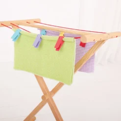 Jouet d'étendoir à linge en bois