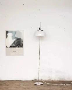 Julien, le lampadaire en métal n°11