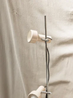 Julien, le lampadaire en plastique n°133