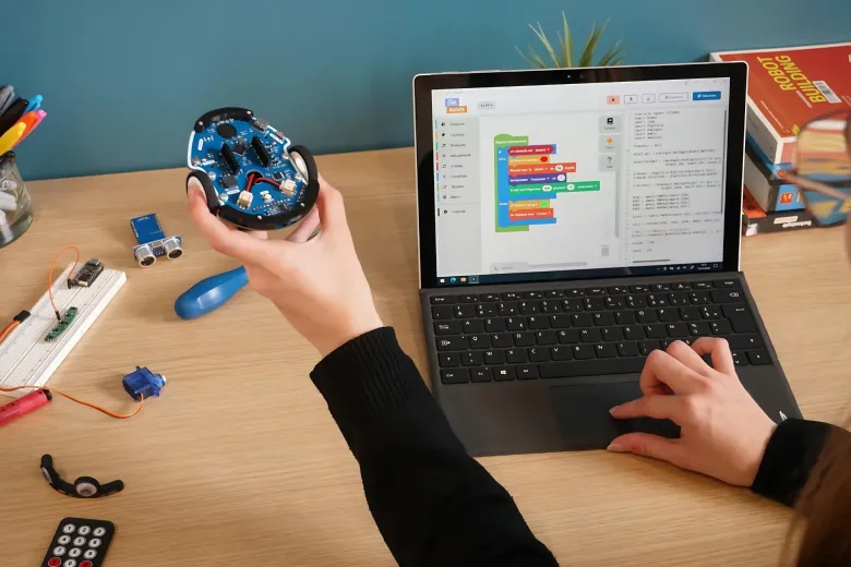 Kit robot pour apprendre à programmer