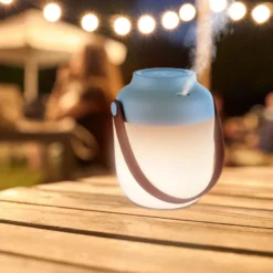 Lampe et diffuseur huiles essentielles nomade avec huile anti-moustique incluse