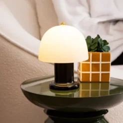 Lampe led verre noir