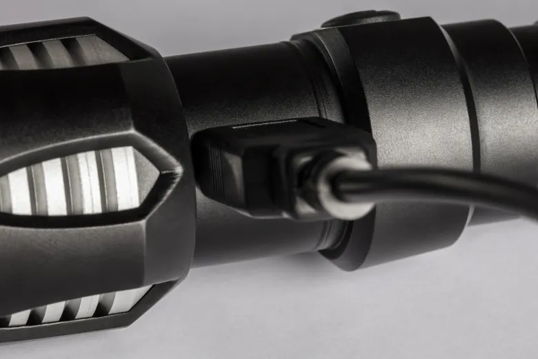 Lampe torche rechargeable tactical 015