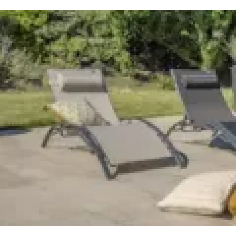 Lot de 2 bains de soleil en aluminium et toile plastifiéee - gris clair