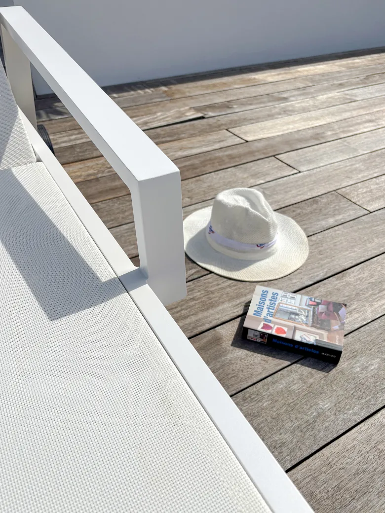 Lot de 2 bains de soleil en aluminium et toile plastifiée - blanc