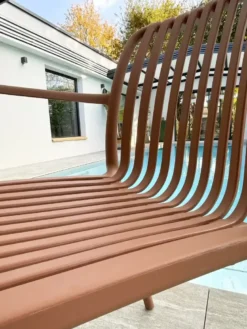 Lot de 2 fauteuils de jardin empilables en polypropylène - terracotta