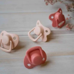 Lot 2 sucettes anatomique silicone 6m+