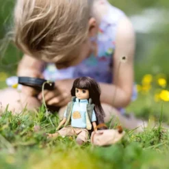 Lottie dolls poupée chasseur de fossiles