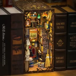 Magic pharmacist - maquette booknook serre-livre