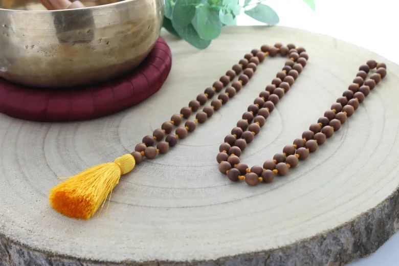 Mala en bois de santal 108 perles