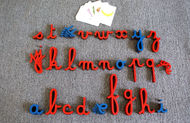 Mamontessoribox alphabet mobile 1 Rouge