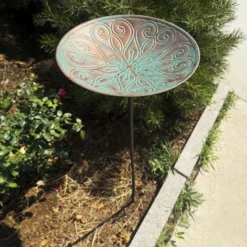 Mangeoire et abreuvoir artisanal pour oiseaux à planter en métal gravé