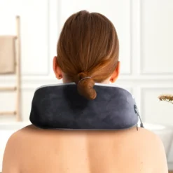 Masseur cervical chauffant - vibrations reglables - memoire de forme