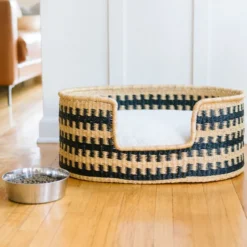 Maya, panier naturel chien noir l