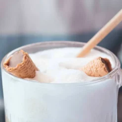 Mini cônes bitecone - fourrés chocolat au lait et caramel au beurre salé