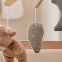 Mobile musical avec bras en bois orso et fluffy