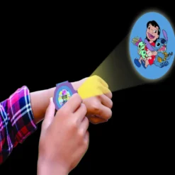 Montre digitale avec projection stitch