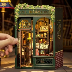 Owl bookstore - maquette booknook serre-livre