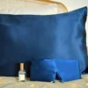 Pack sérénité - taie en soie, masque de nuit bandeau et brume d'oreiller Bleu foncé
