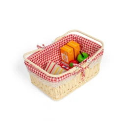 Panier pique-nique et nourriture simulée