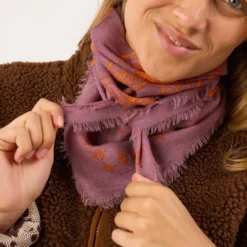 Petit foulard en laine sacha mauve Violet