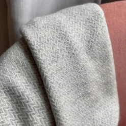 Plaid cachemire et laine gris argenté