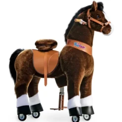 Poney brun et chocolat sabots blanc