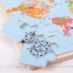 Puzzle de carte du monde en bois
