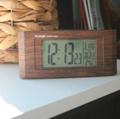 Reveil radio-pilote look bois grands chiffres ecran retro-eclaire