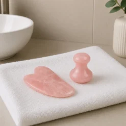 Rituel visage douceur du quartz en pierre véritable pour redessiner les traits