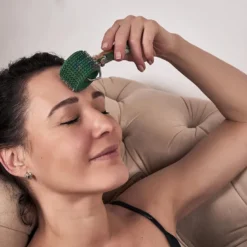 Roller de massage visage bleu