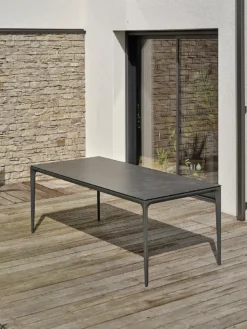 Table de jardin 8 places en céramique - gris anthracite