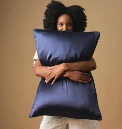 Taie d'oreiller en soie bleu nuit 51x76