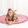Tapis de jeu pour enfants avec bordure à volants rose