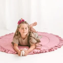 Tapis de jeu pour enfants avec bordure à volants rose