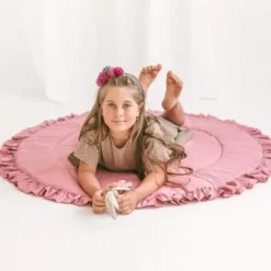 Tapis de jeu pour enfants avec bordure à volants rose