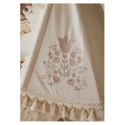 Tente tipi avec franges et tapis boho ca
