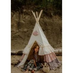 Tente tipi avec franges et tapis powder