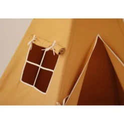 Tente tipi avec pompoms et tapis orange