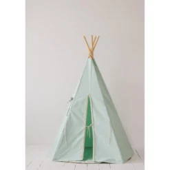 Tente tipi avec pompoms et tapis vert me
