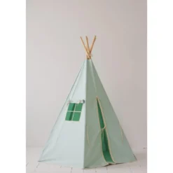 Tente tipi avec pompoms et tapis vert me