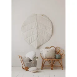 Tente tipi avec tapis blanc