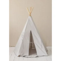 Tente tipi avec tapis gris pigeon