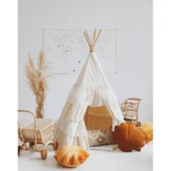 Tente tipi blanc chic avec volants