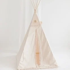 Tipi carré pour enfants avec pompons beige